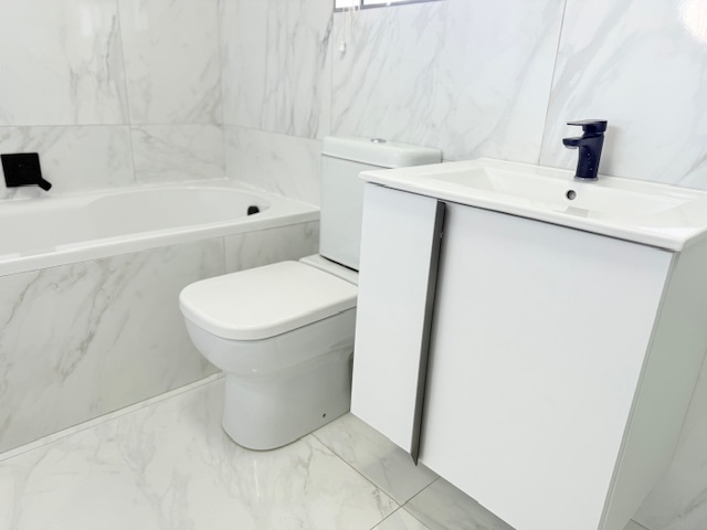 1 Bedroom Property for Sale in Waves Edge Western Cape